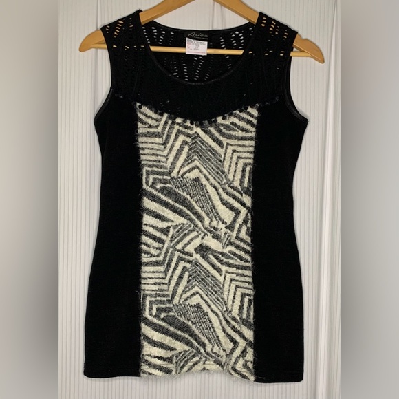 Artex - Black And White Sleeveless Knit Top / Tank Top - Small - Picture 1 of 7
